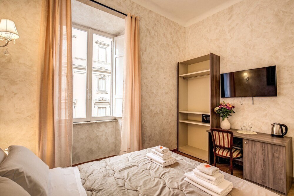Amici Guesthouse - Tap to explore photos