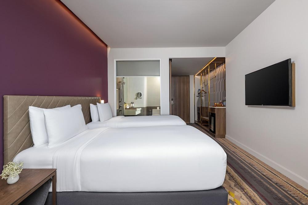 Mercure Bangkok Sukhumvit 24 Room Type - Superior Rooms, 2 Single beds Mercure Bangkok Sukhumvit 24 Room Type - Superior Rooms, 2 Single beds
