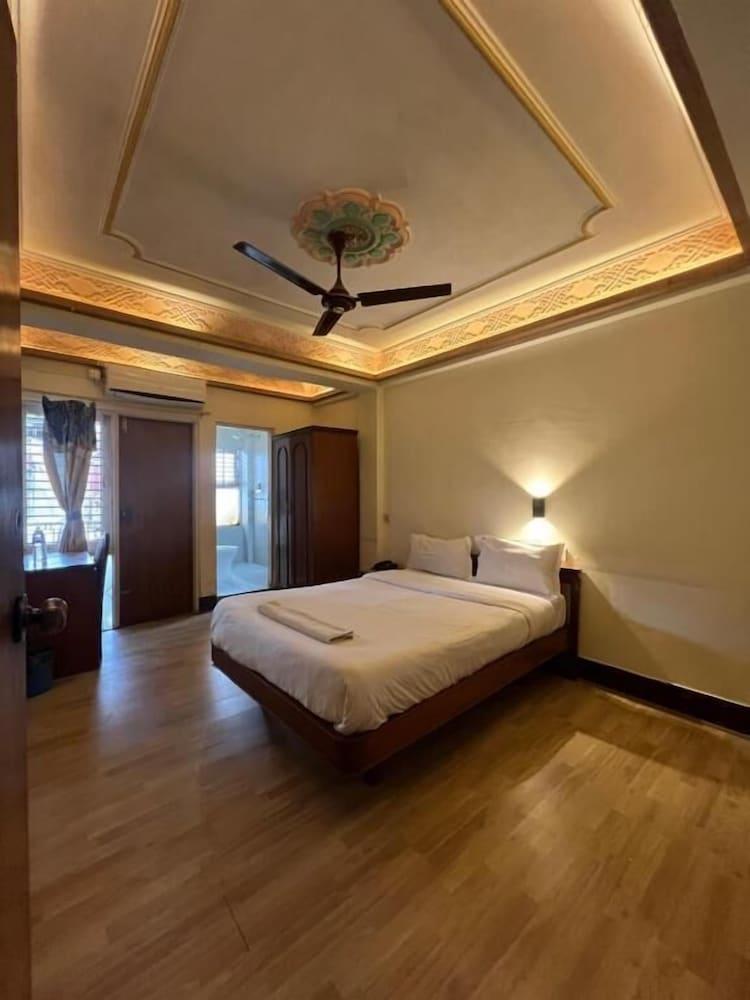 Trekkers Home Room Type - Family Double or Twin Room