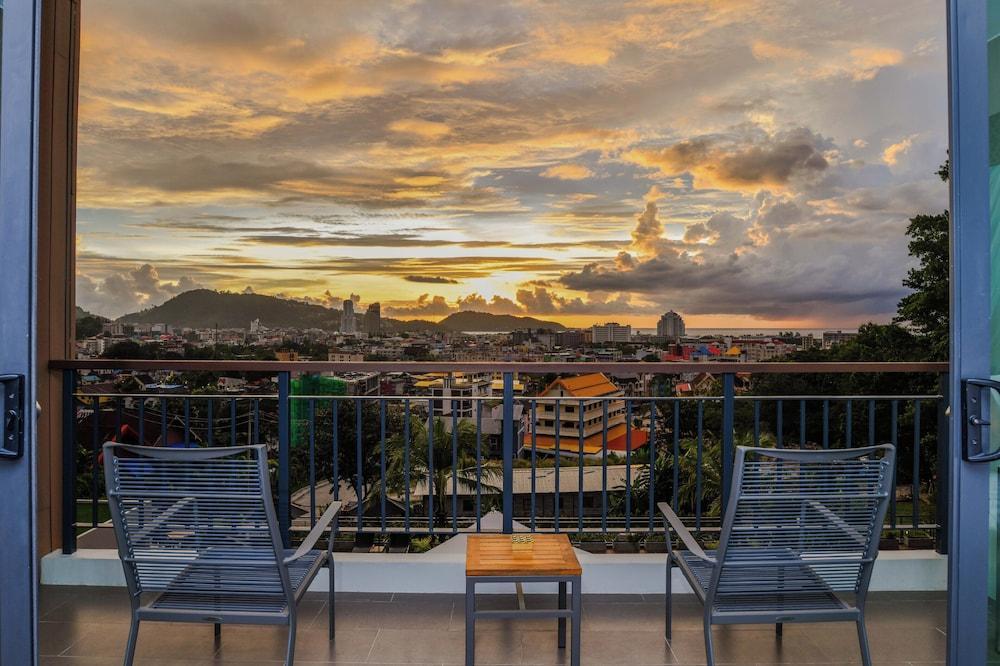 Skyview Resort Phuket Patong Beach Room Type - Patong Sunset Room