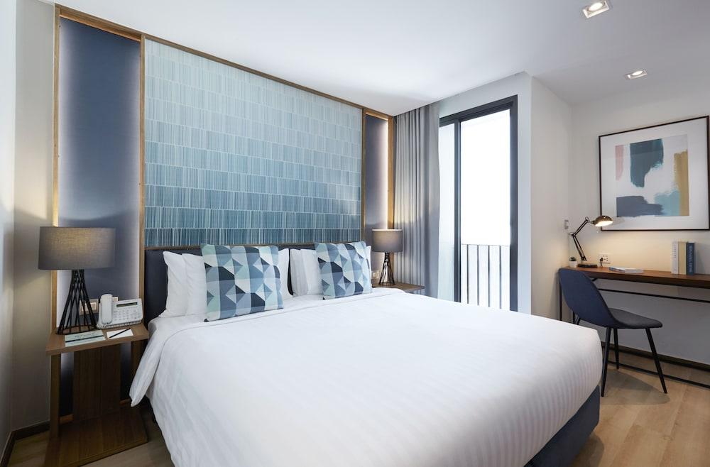 The Quarter Phromphong by UHG Room Type - Deluxe Balcony King