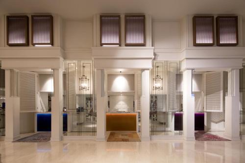 Mercure Jakarta Batavia - Tap to explore photos