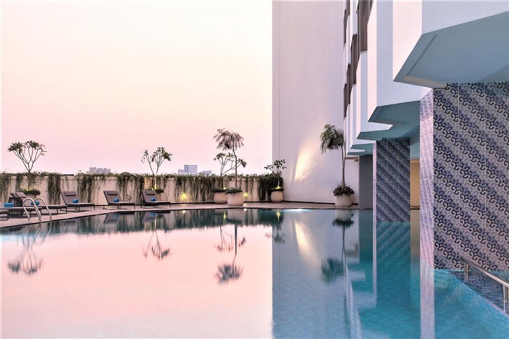 Mercure Jakarta Batavia - Tap to explore photos