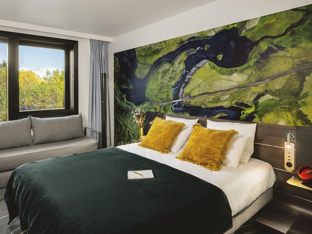 Hotel Novotel Paris Porte De Versailles Room Type - Superior Room, 1 Queen Bed with Sofa bed