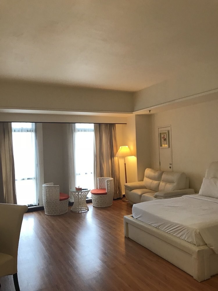 KL Bintang Suites at Times Square - Tap to explore photos