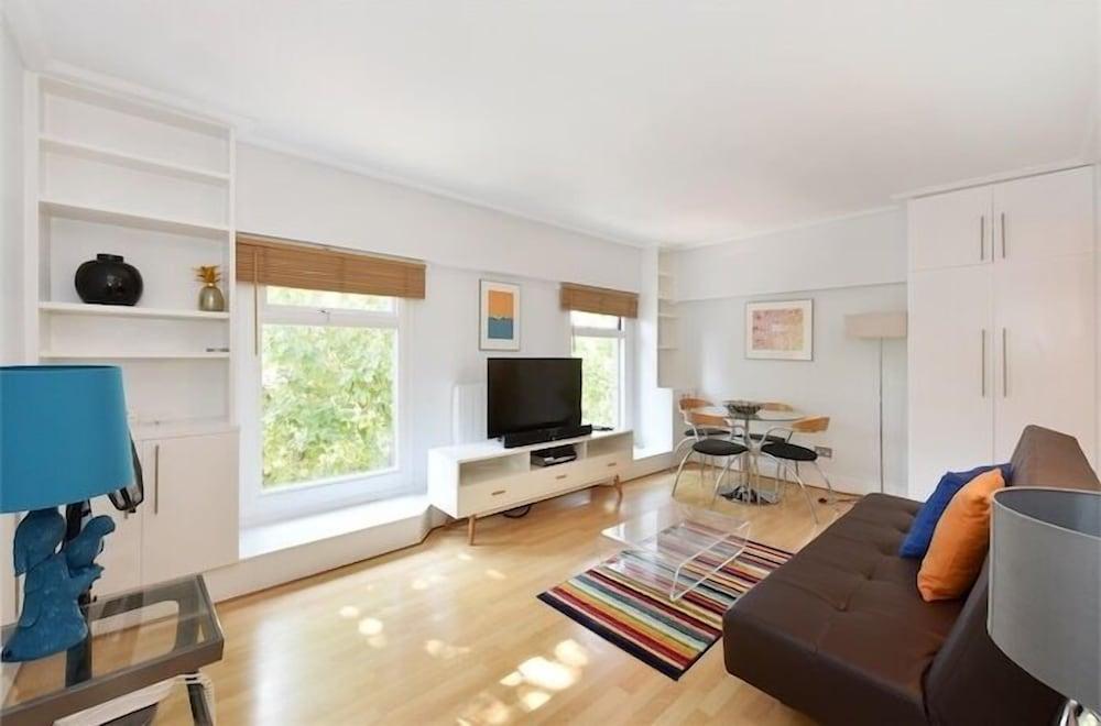 Camden Serviced Apartments by Globe - Tap to explore photos