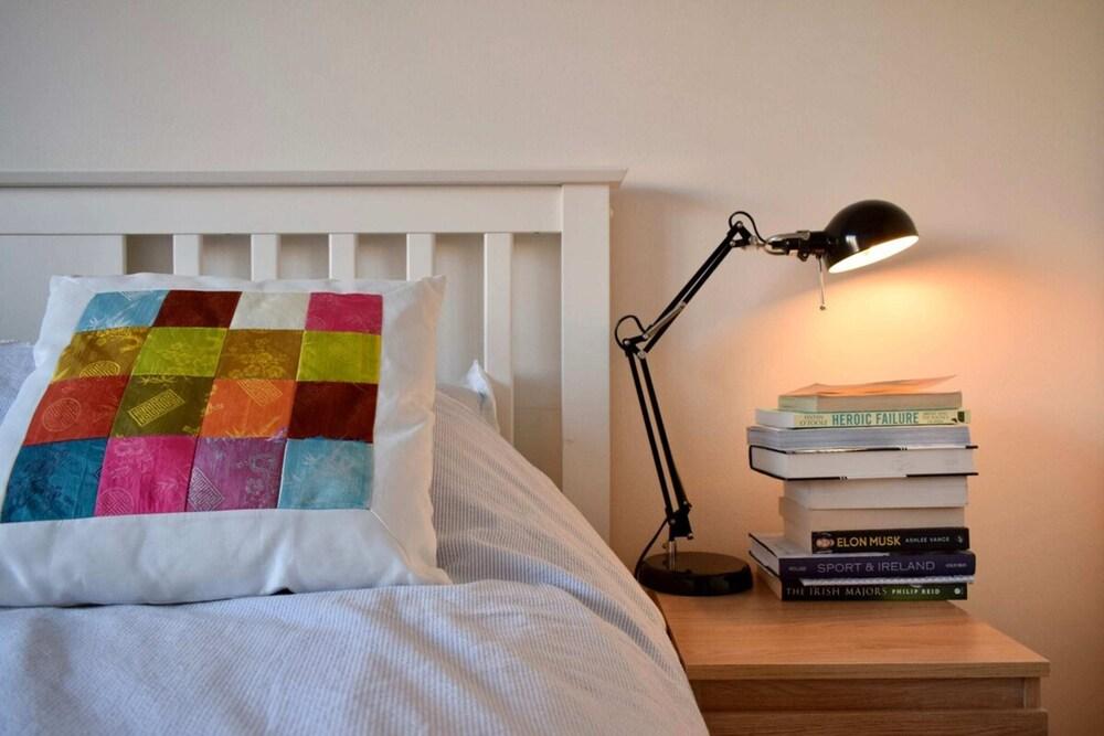 Cosy 1 Bedrooom in Fabulous Location - Tap to explore photos