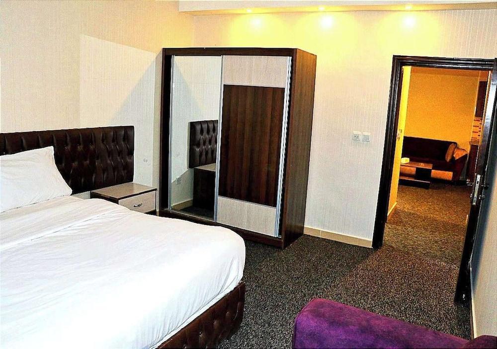 Skylight Apartments Room Type - Apartment, 2 Bedrooms Skylight Apartments Room Type - Apartment, 2 Bedrooms