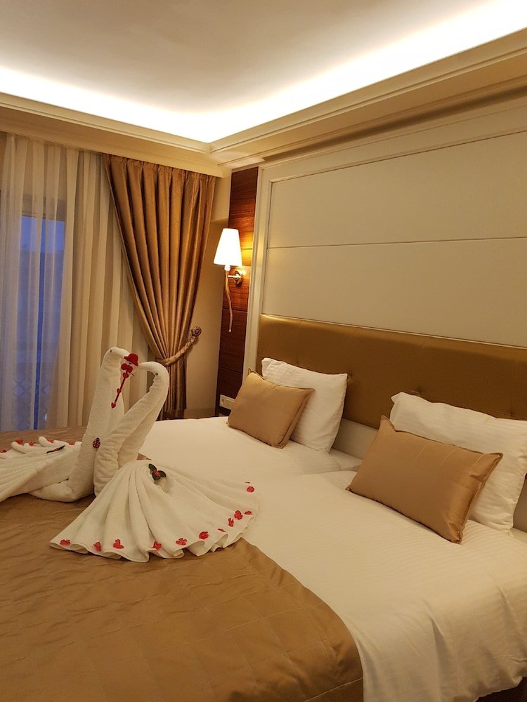 Grand Marcello Hotel & Spa - Tap to explore photos