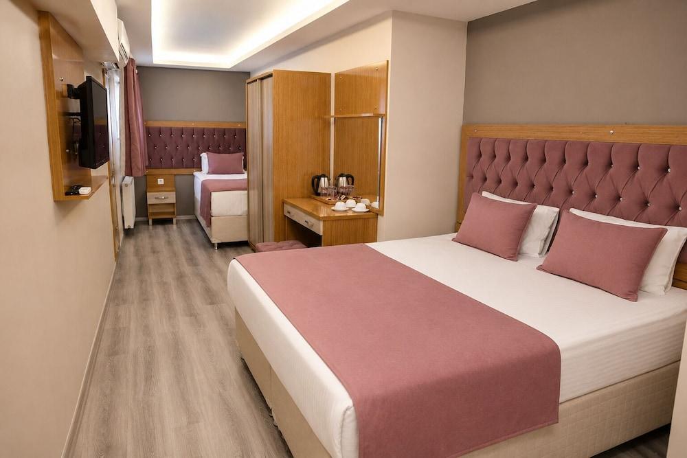 Hotel Black Pearl Room Type - Economy Triple Room