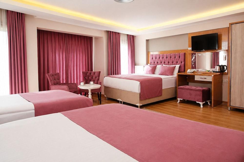 Hotel Black Pearl Room Type - Family Room