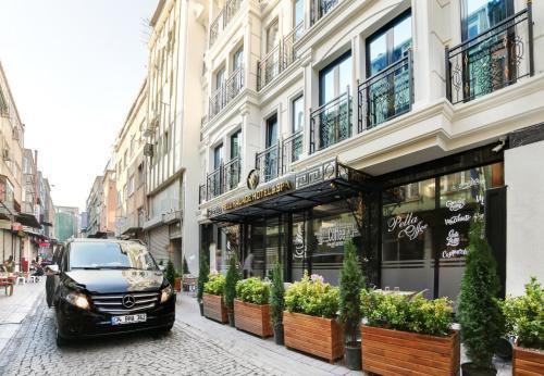 Pell Palace Hotel & SPA