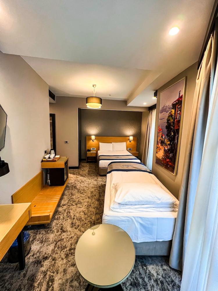 Triada Hotel Karakoy Room Type - Deluxe Double Room, Annex Building