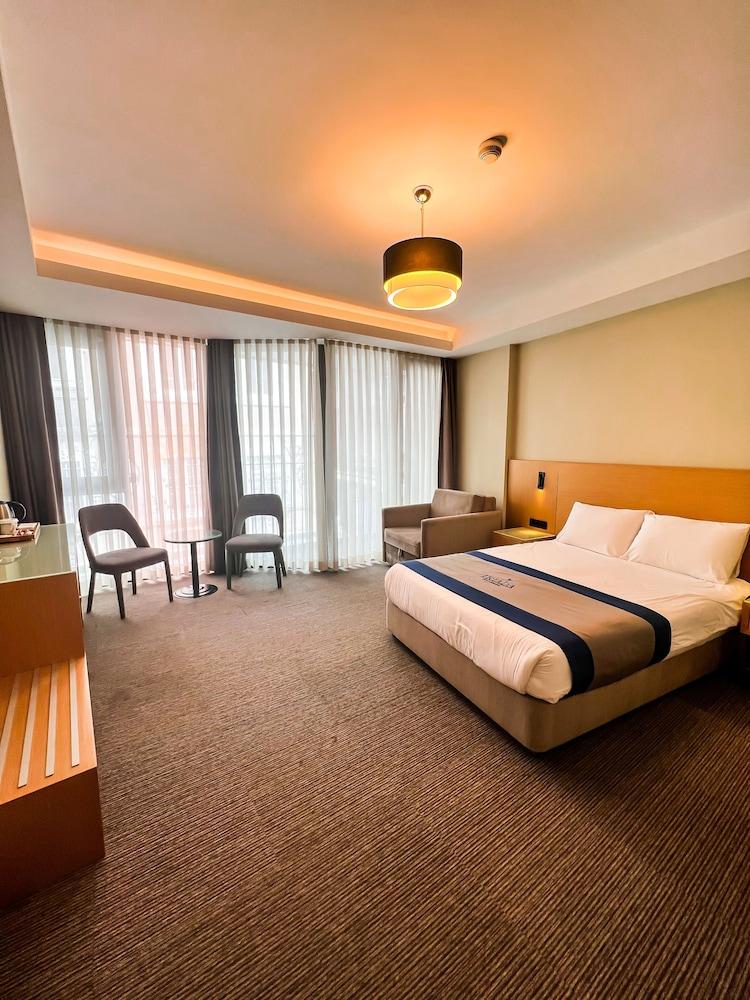 Triada Hotel Karakoy Room Type - Comfort Double Room (Main Building) Triada Hotel Karakoy Room Type - Comfort Double Room (Main Building)