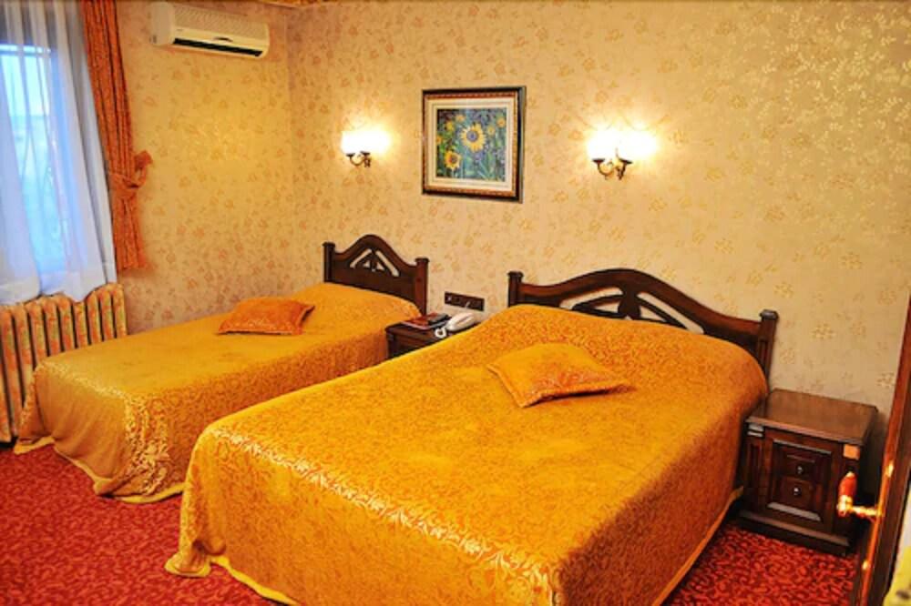 Grand Hotel de Londres Room Type - Triple Room