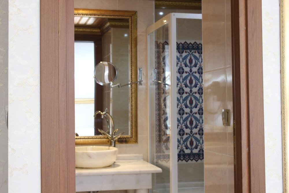 Marmara Deluxe Hotel Room Type - Economy Double or Twin Room