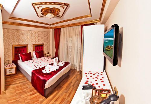 Marmara Deluxe Hotel - Tap to explore photos