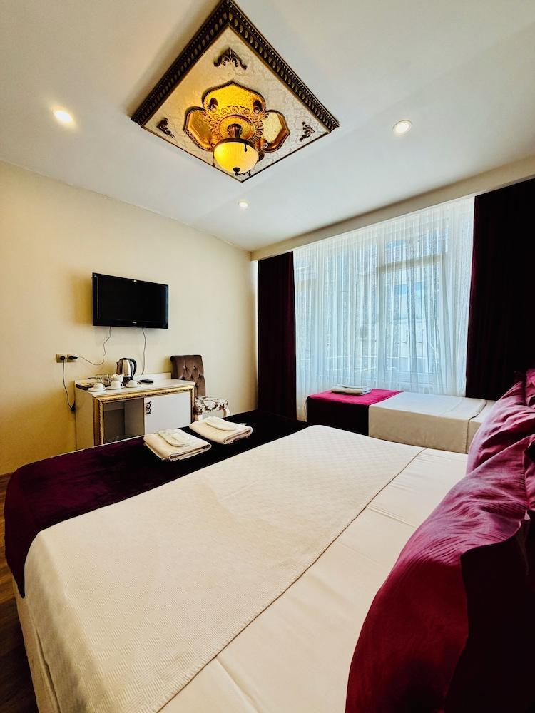 Marmara Deluxe Hotel Room Type - Standard Triple Room Marmara Deluxe Hotel Room Type - Standard Triple Room