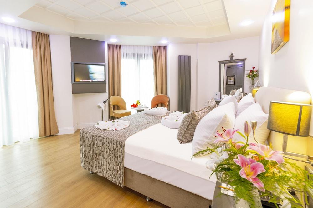 Antusa Design Hotel and Spa Room Type - Deluxe Double or Twin Room, Corner