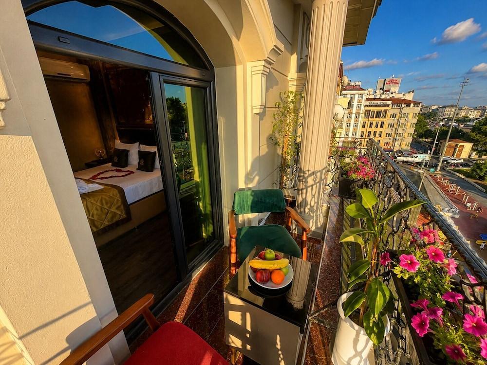 Grand Best Nobel Hotel 2 İstanbul Room Type - Romantic Room, Balcony, City View