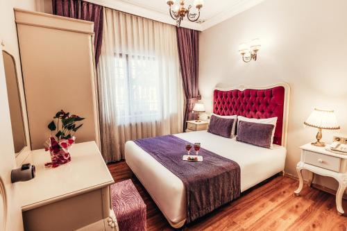 Garden Apart Room Type - Suite with City View