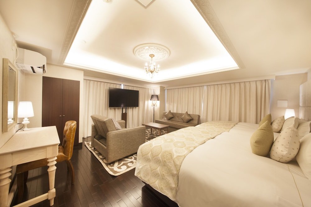 The Centurion Hotel Classic Akasaka Room Type - Luxury Corner Twin - Non Smoking-No Daily Cleaning (2 Queen Bed) Extra Bed for 5th Adults and More
