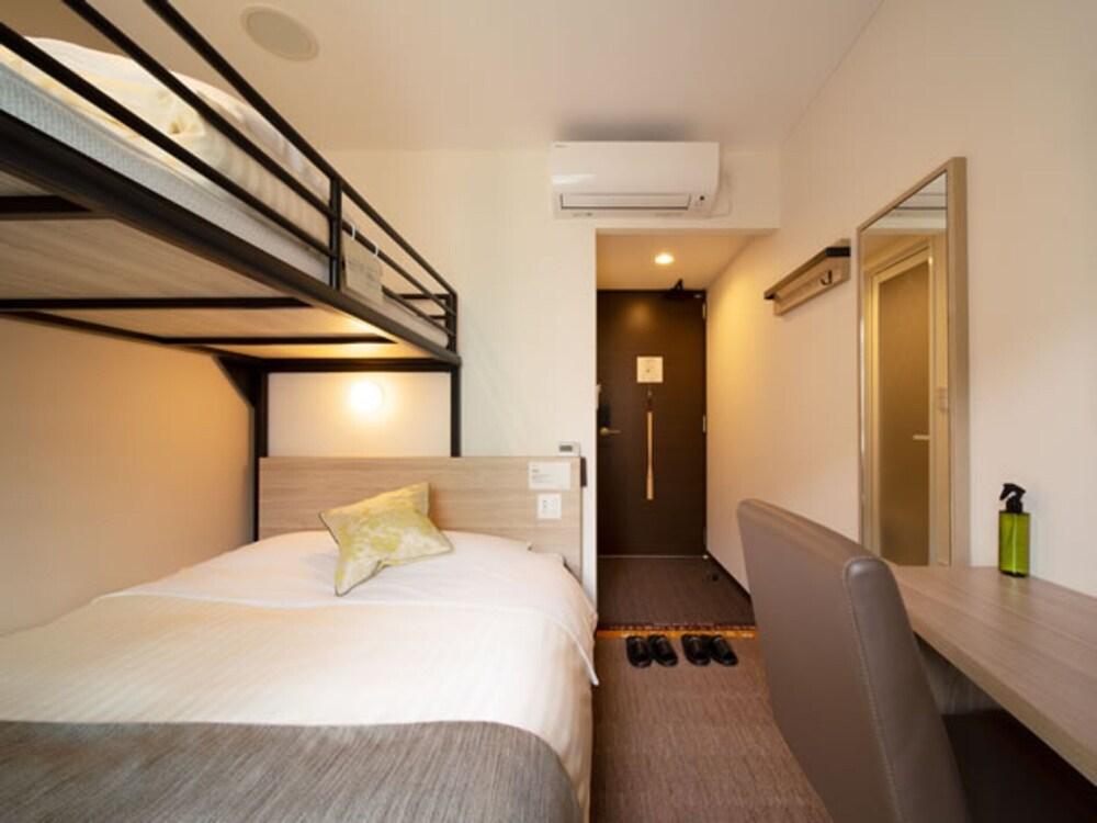 Super Hotel Tokyo Hamamatsucho - Tap to explore photos