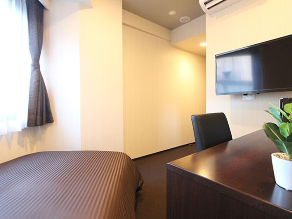 Hotel Livemax Nihonbashi Hakozaki - Tap to explore photos