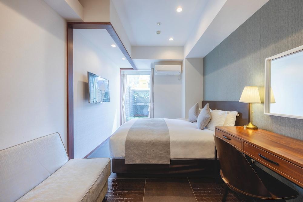 Centurion Hotel Residential Akasaka Room Type - Superior Queen Room with Balcony - Non-Smoking, extra bed from 3rd adult
