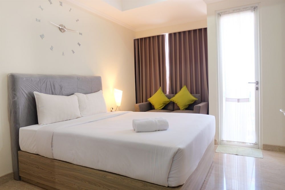 Best Price Studio Menteng Park Apartment Room Type - Room