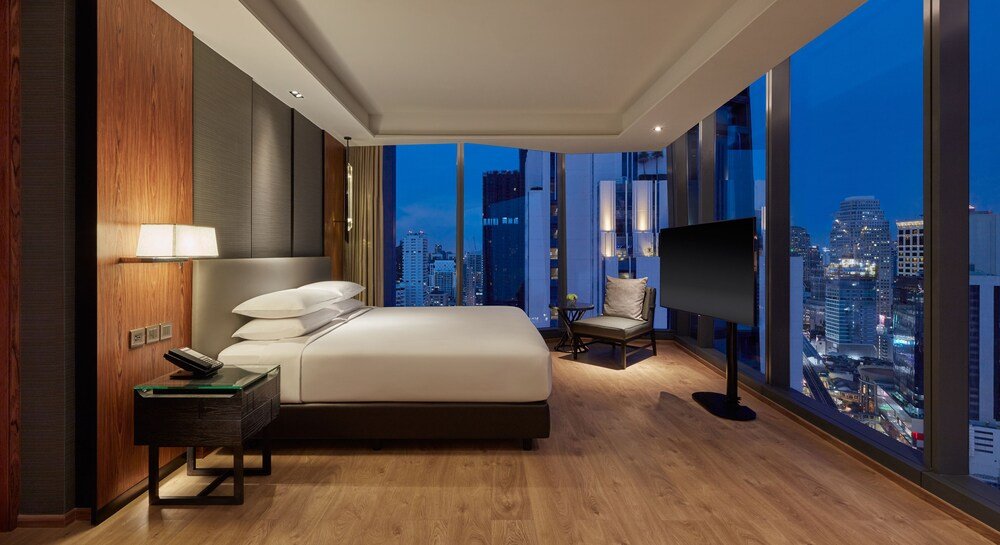 Hyatt Regency Bangkok Sukhumvit - Tap to explore photos