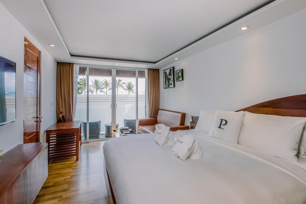 The Privilege Hotel Ezra Beach Club Room Type - Deluxe Room