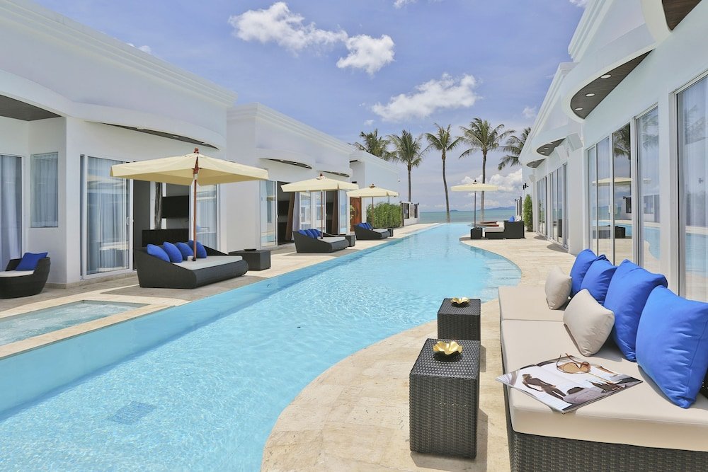 The Privilege Hotel Ezra Beach Club Room Type - Deluxe Pool Access