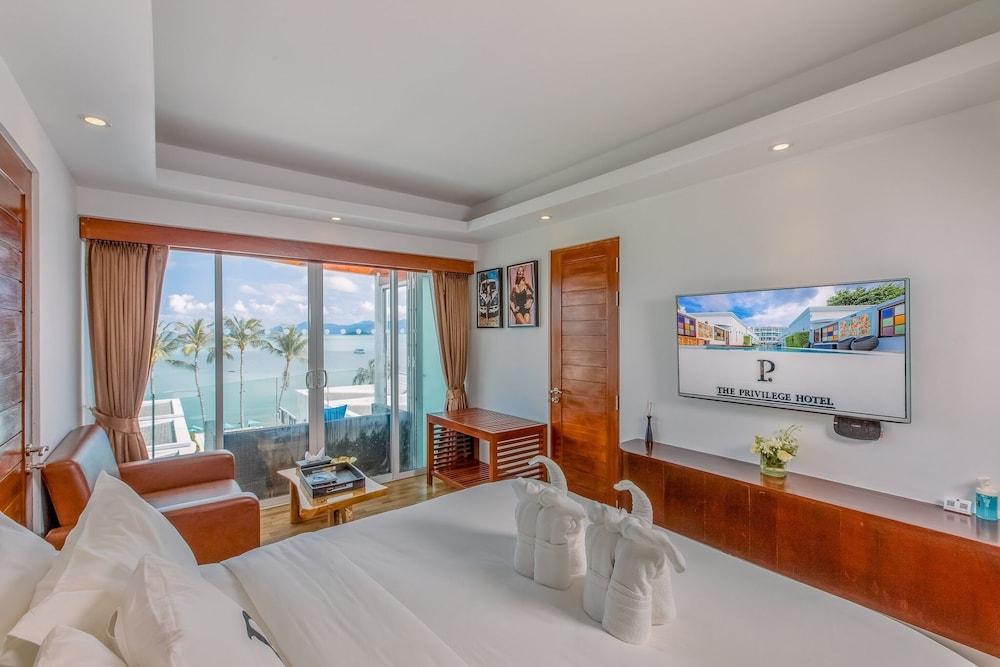 The Privilege Hotel Ezra Beach Club Room Type - Deluxe Sea View