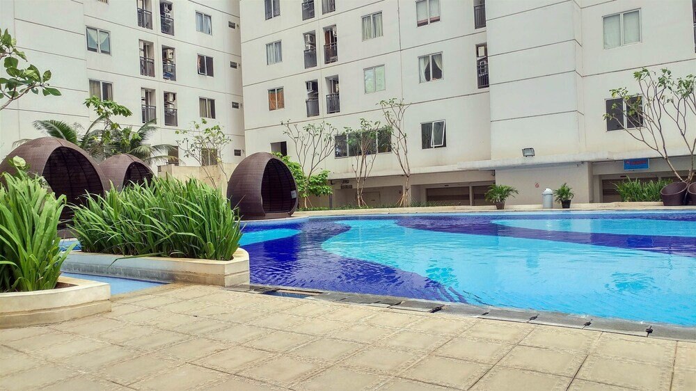 Comfy 2BR Bassura City Apartment Near Bassura Mall