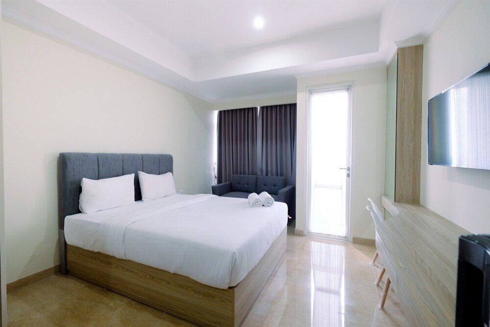 Cozy Studio Menteng Park Apartment - Tap to explore photos