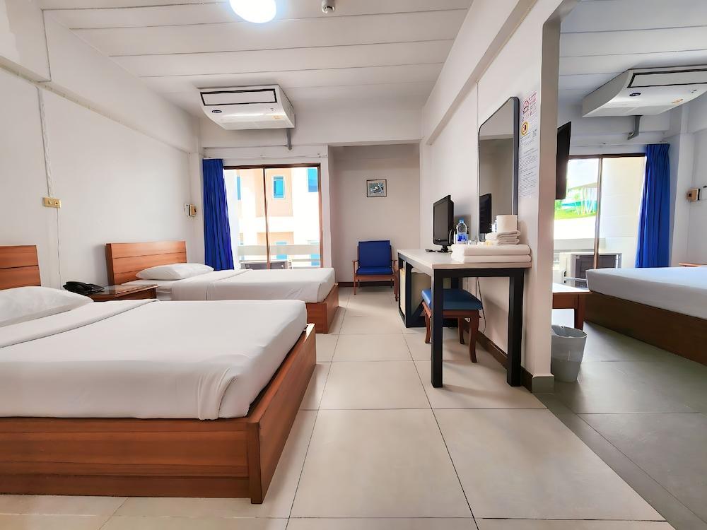 Siam Palace Hotel Room Type - Deluxe Family Room with Two Bathrooms Siam Palace Hotel Room Type - Deluxe Family Room with Two Bathrooms