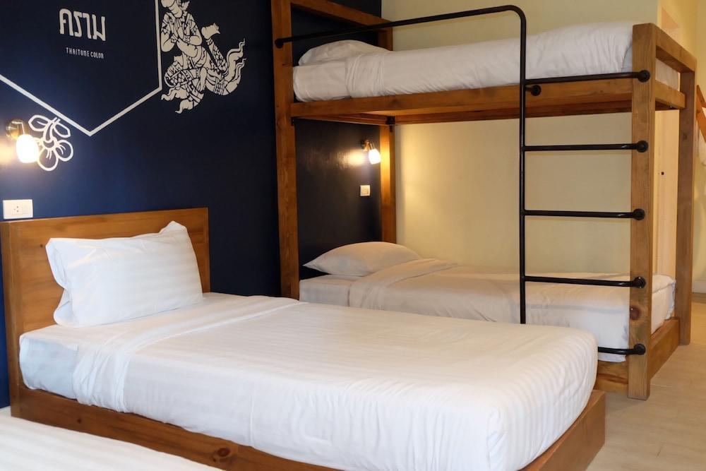 Siri Poshtel Bangkok Room Type - Family Room