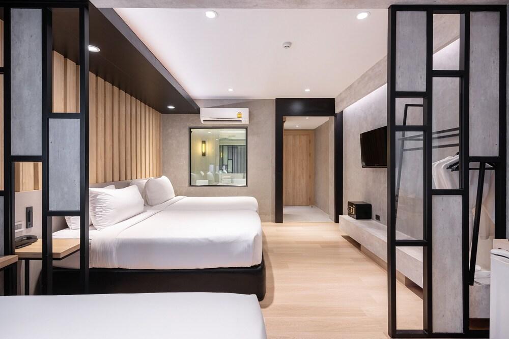 Loft Bangkok Hotel - Tap to explore photos