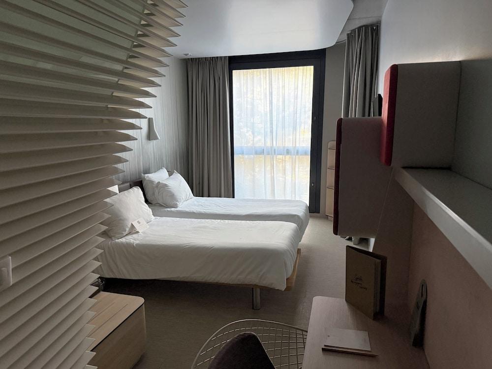 OKKO Hotels Paris Porte De Versailles Room Type - Classic Room Twin Bed including self-service snacks & drinks in the Lounge Club