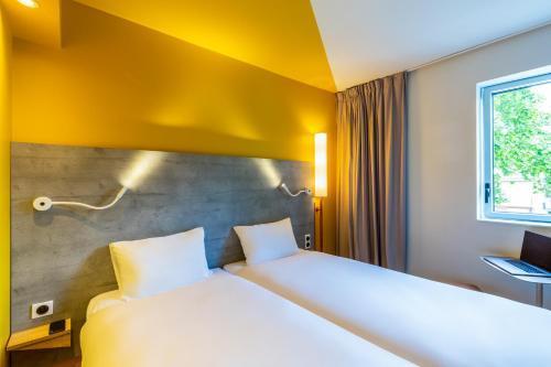 ibis budget Paris Clichy Mairie - Tap to explore photos