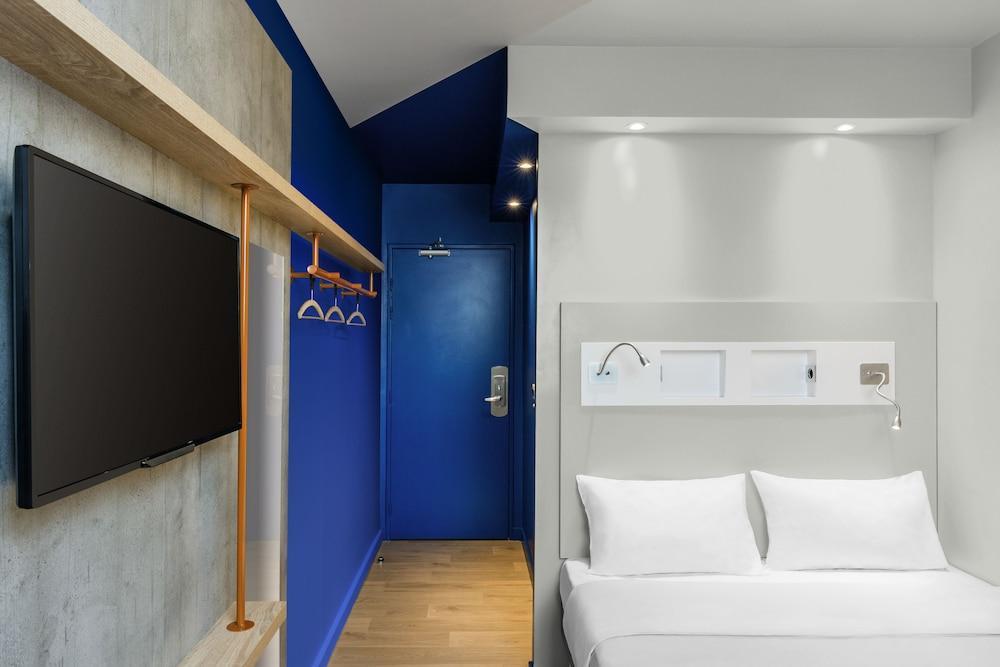 ibis budget Paris Clichy Mairie - Tap to explore photos