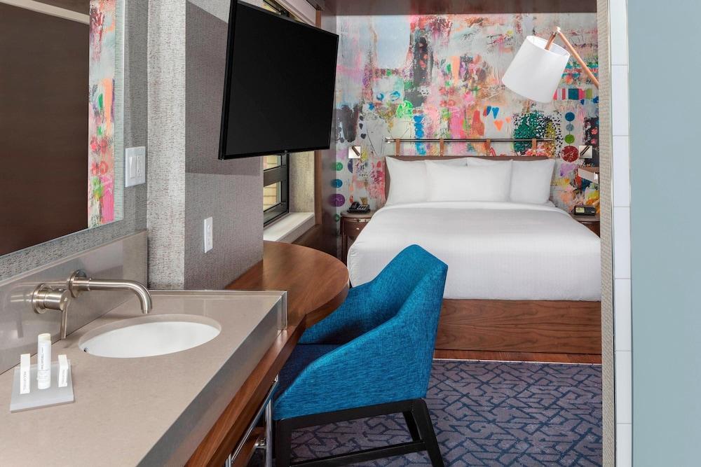 SpringHill Suites by Marriott New York Manhattan/Times Square South - Tap to explore photos