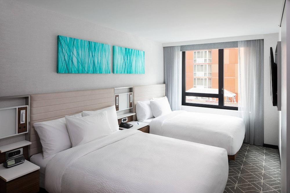 SpringHill Suites by Marriott New York Manhattan/Times Square South Room Type - Room, 2 Queen Beds