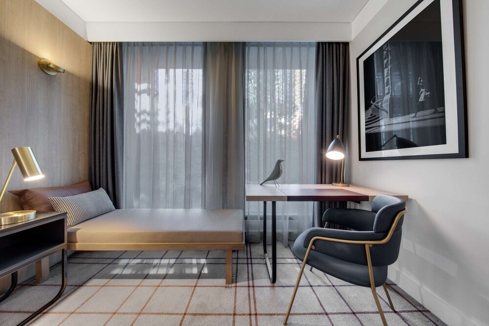 Vibe Hotel Sydney Darling Harbour - Tap to explore photos