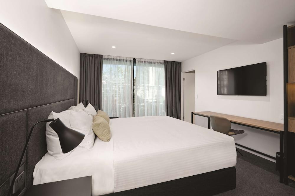 Vibe Hotel Melbourne Room Type - Urban Room King or Twin Vibe Hotel Melbourne Room Type - Urban Room King or Twin