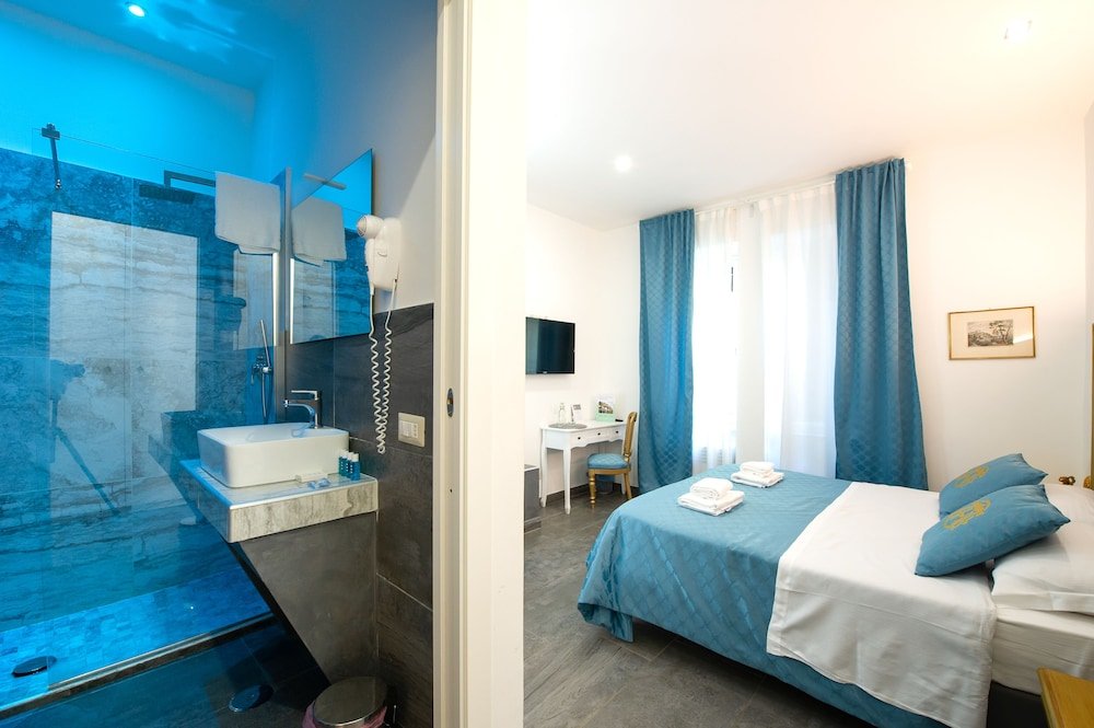 Art Atelier Borgo Room Type - Deluxe Triple Room