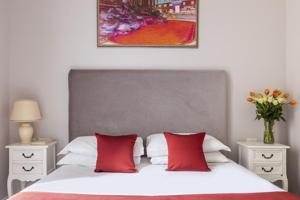 Spagna Art & Suites - Domus Collection - Tap to explore photos