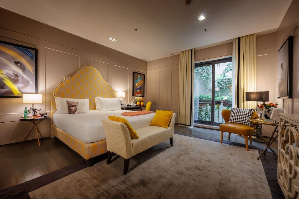 Singer Palace Hotel Roma Room Type - Junior Suite Grand Deluxe Singer Palace Hotel Roma Room Type - Junior Suite Grand Deluxe