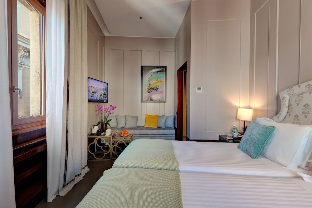 Singer Palace Hotel Roma Room Type - Deluxe King room